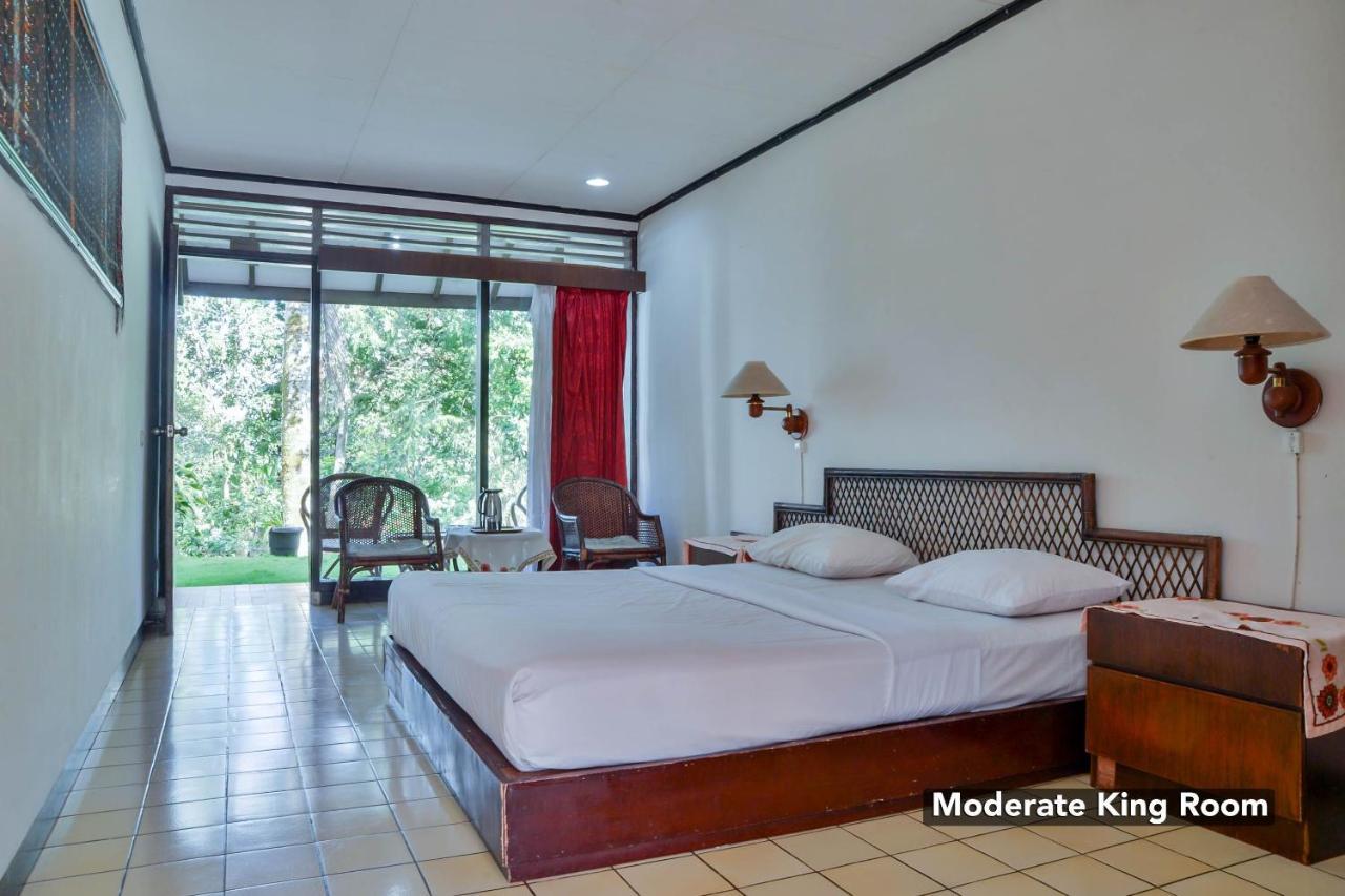 Silintong Hotel Ambarita Ngoại thất bức ảnh