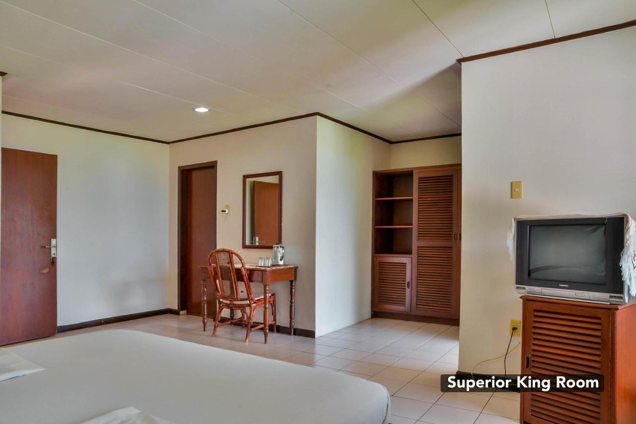 Silintong Hotel Ambarita Ngoại thất bức ảnh