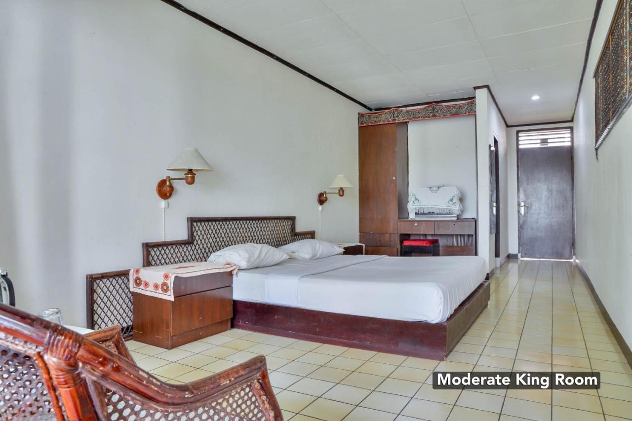 Silintong Hotel Ambarita Ngoại thất bức ảnh