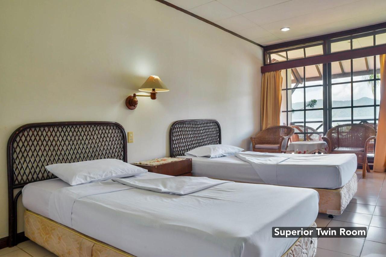 Silintong Hotel Ambarita Ngoại thất bức ảnh