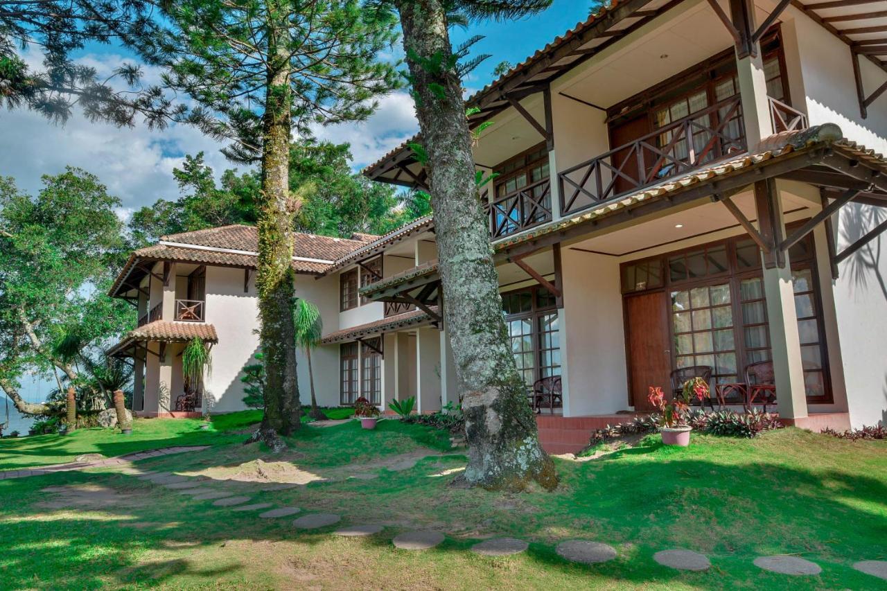 Silintong Hotel Ambarita Ngoại thất bức ảnh